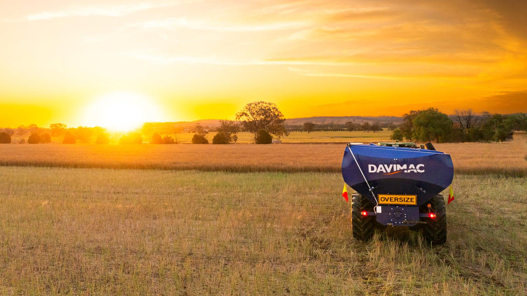 Davimac 30T Single Axle Chaser Bin with sunset and hills in background