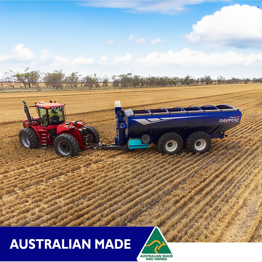 Blue dual axle chase rbin with red tractor